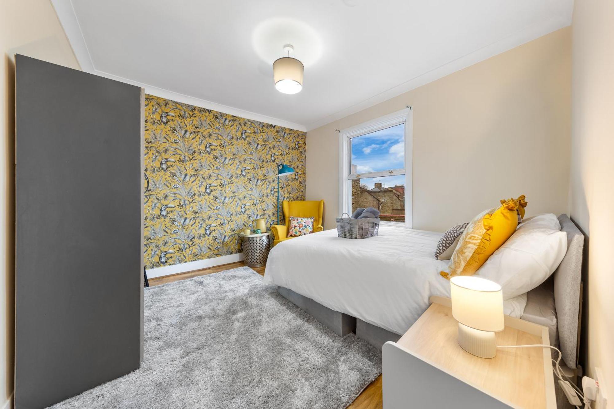 Sleek Private Bedroom In Shared For Two - Bedroom2 *