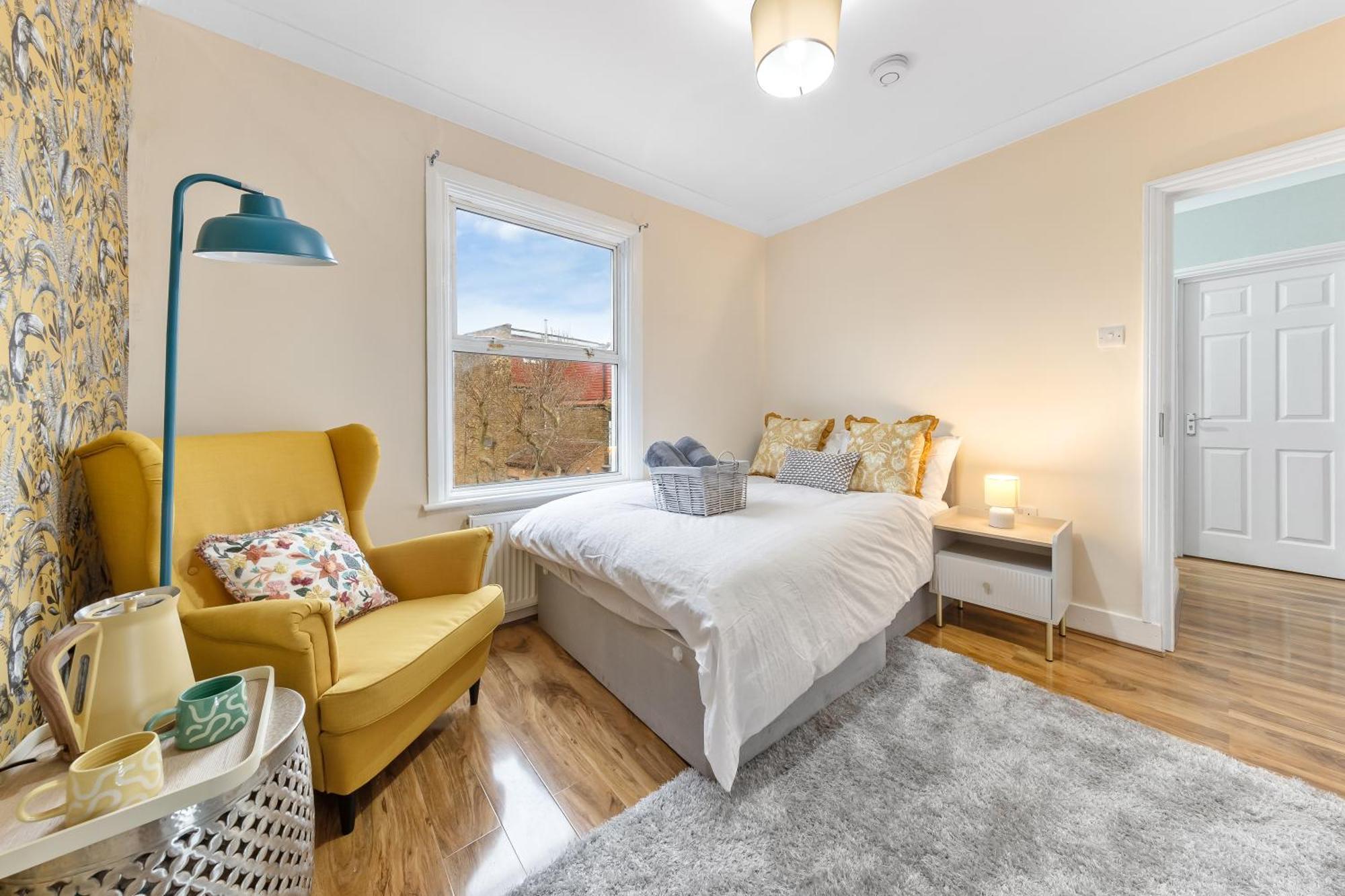 Sleek Private Bedroom In Shared For Two - Bedroom2 * Londres